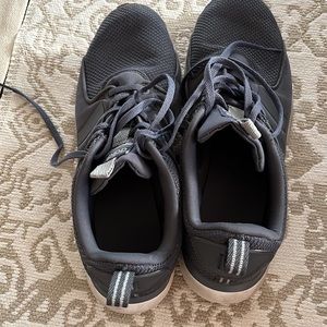 Adidas Cloudfoam Lite Size 9 for Women in EUC.